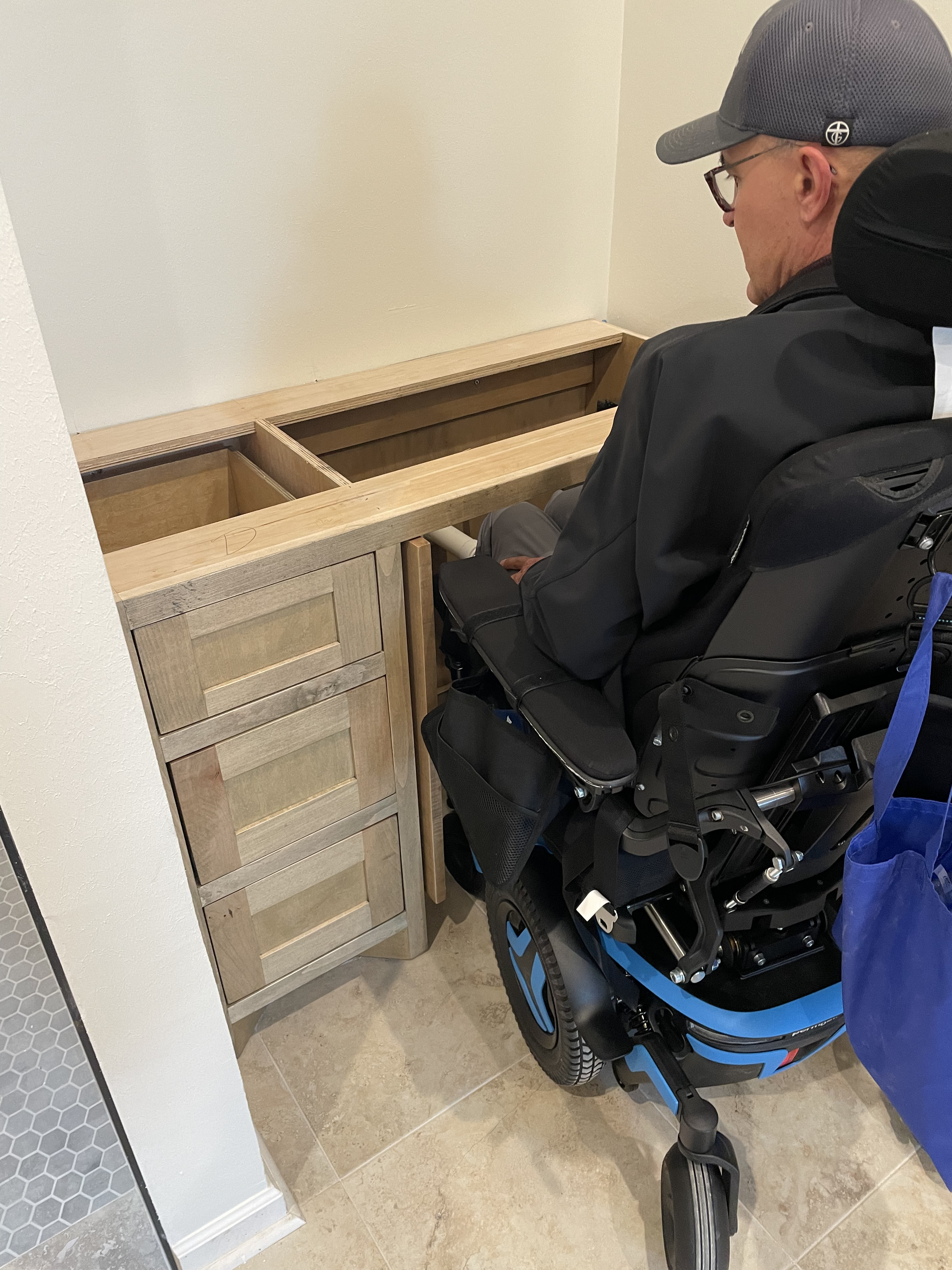 Wheelchair accessible vanity